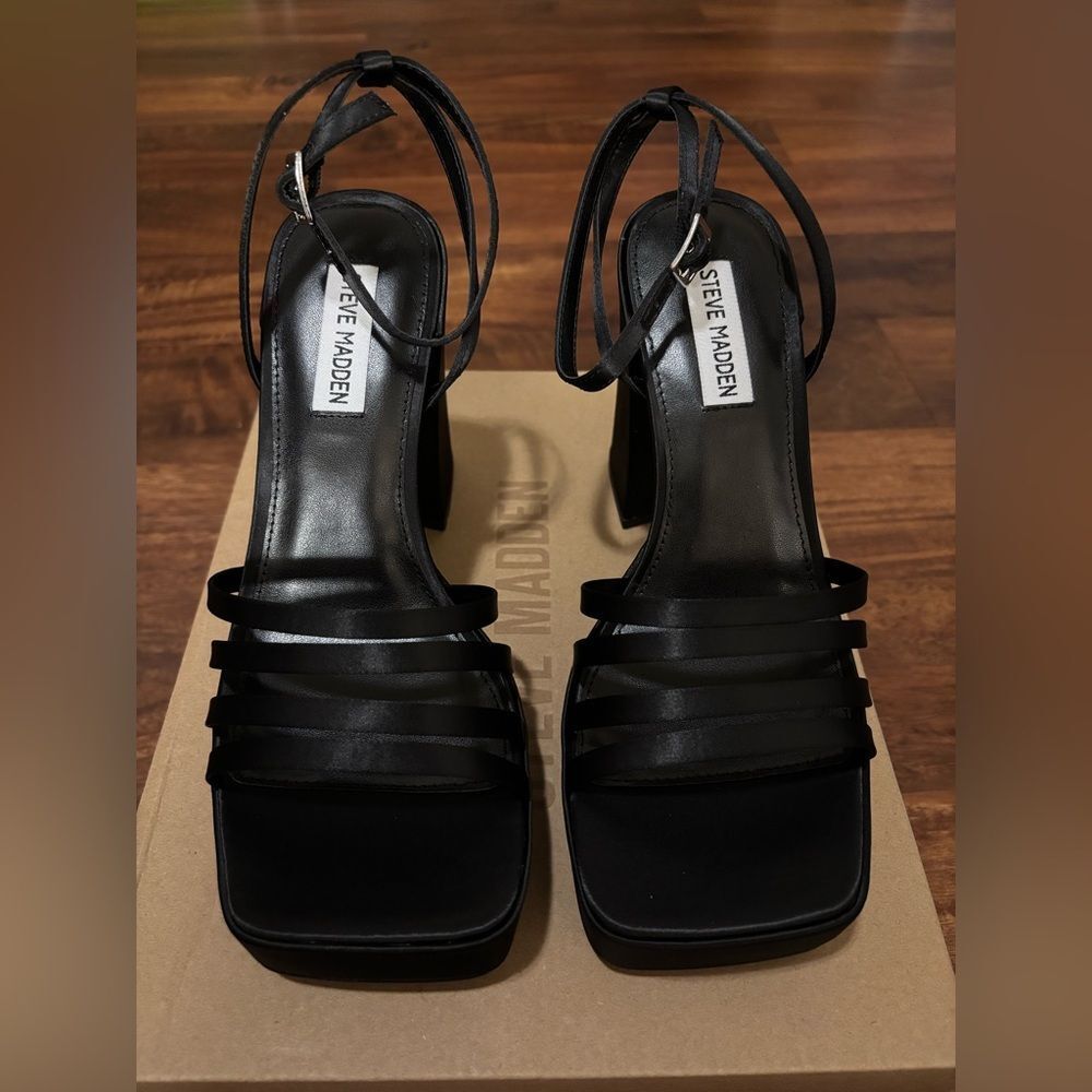 STEVE MADDEN Disco Platform Sandal in Black *New In Box - Picture 3 of 10